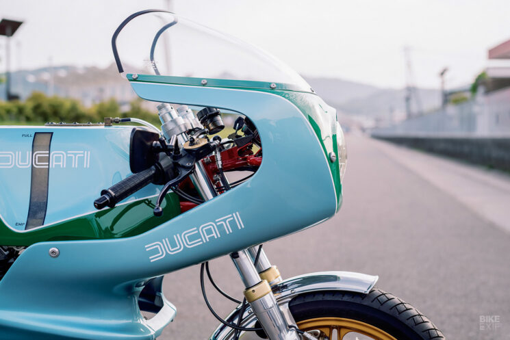 1981 DUCATI 900 MHR RESTOMOD par commutateur Position Riding