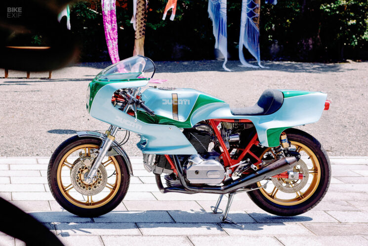 1981 DUCATI 900 MHR RESTOMOD par commutateur Position Riding
