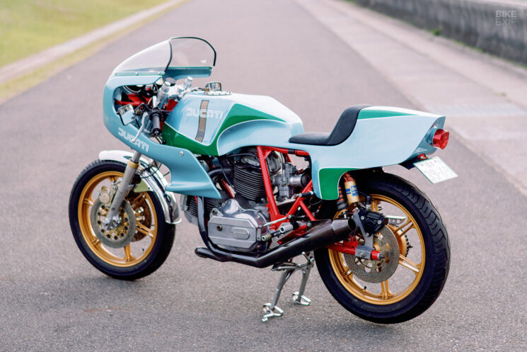1981 DUCATI 900 MHR RESTOMOD par commutateur Position Riding