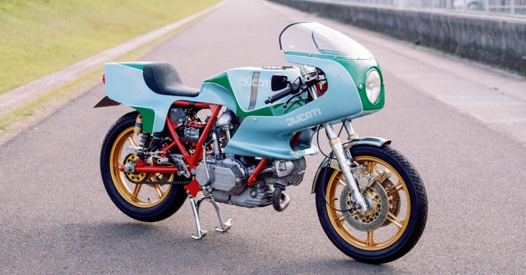 Lakefront Dreaming: A somptueuse 1981 Ducati 900 MHR restomod du Japon