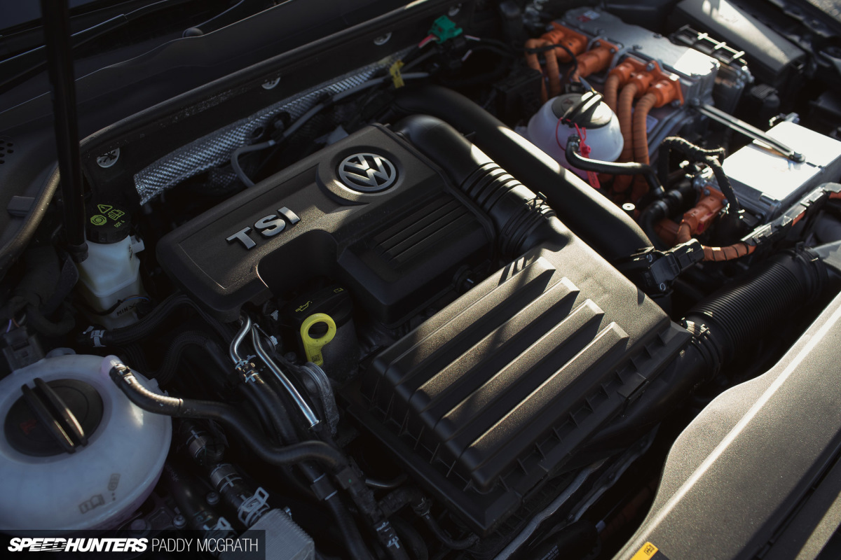 2016 Volkswagen GTE par Paddy McGrath-34