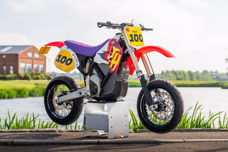 Bike de motocross électrique Stark Varg Alpha par Thornton Hundred