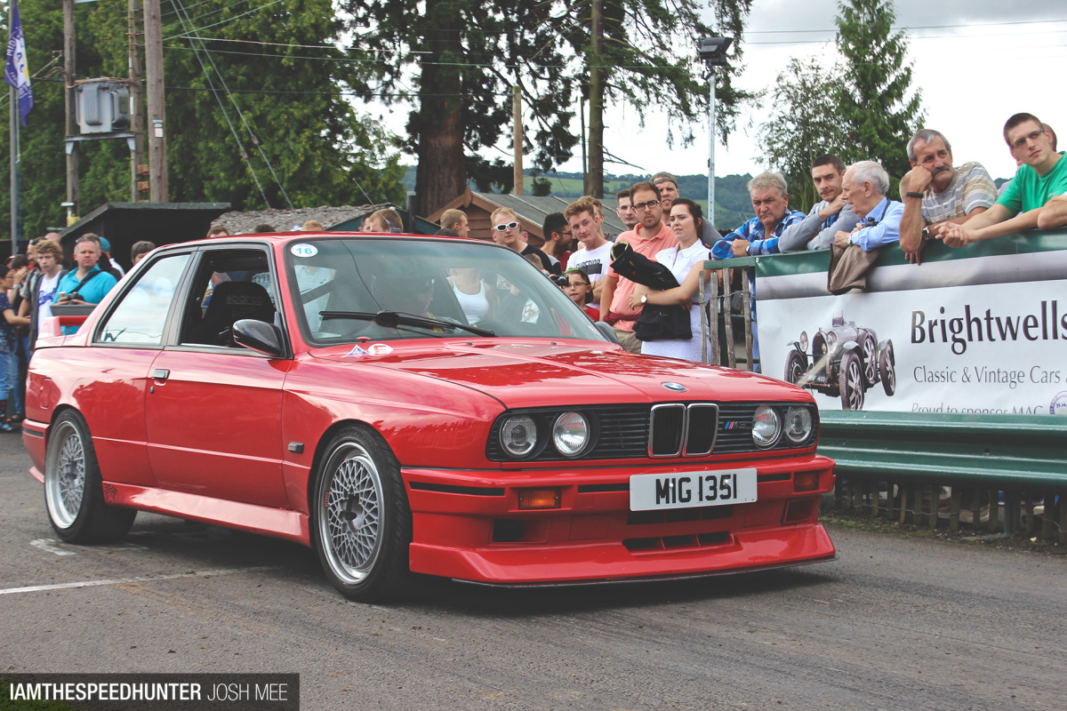 SH_E30-M3-Start-Line