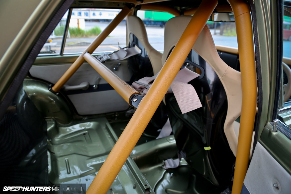 Copie de Datsun-Bros-90