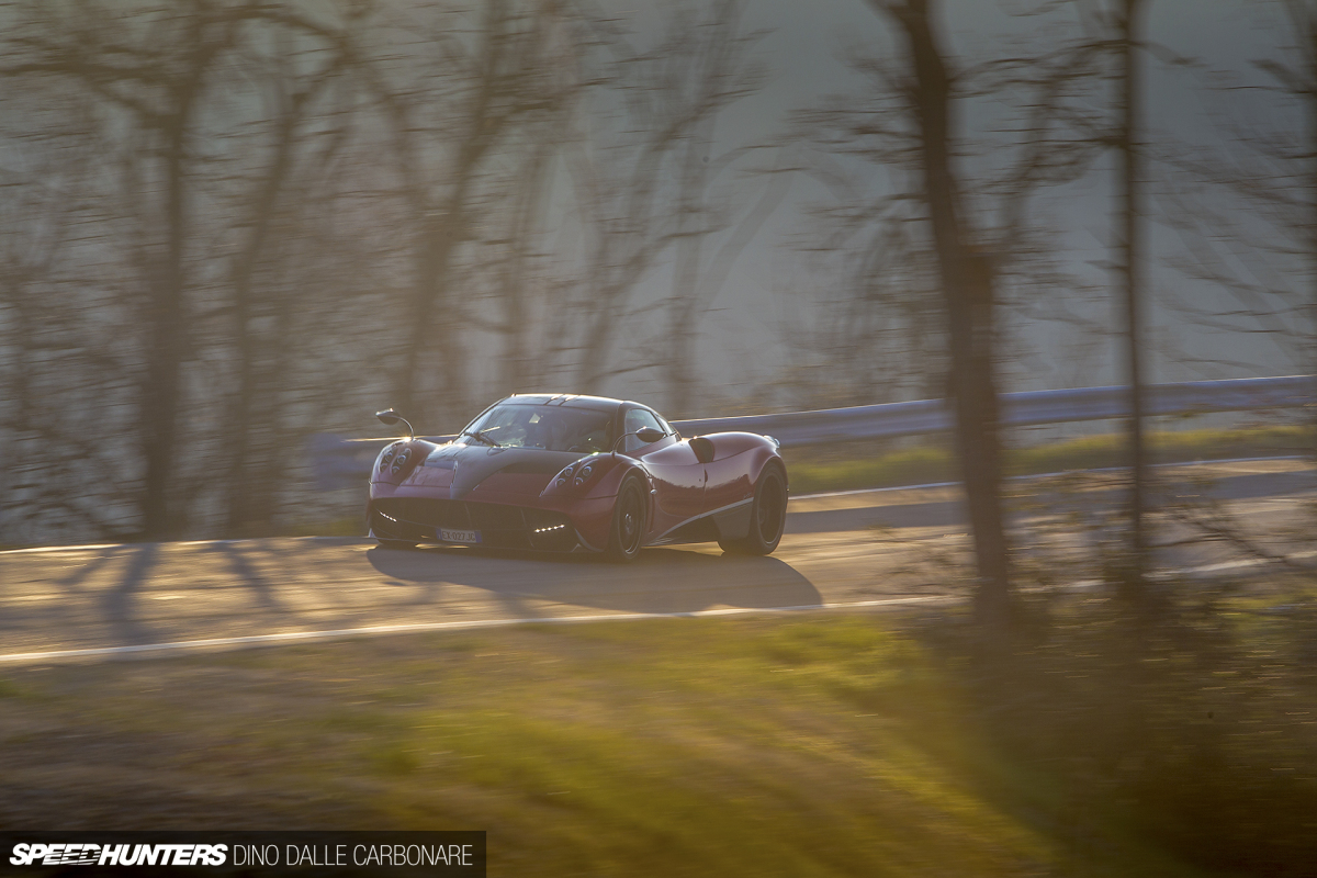 Huayra-modena-drive-28
