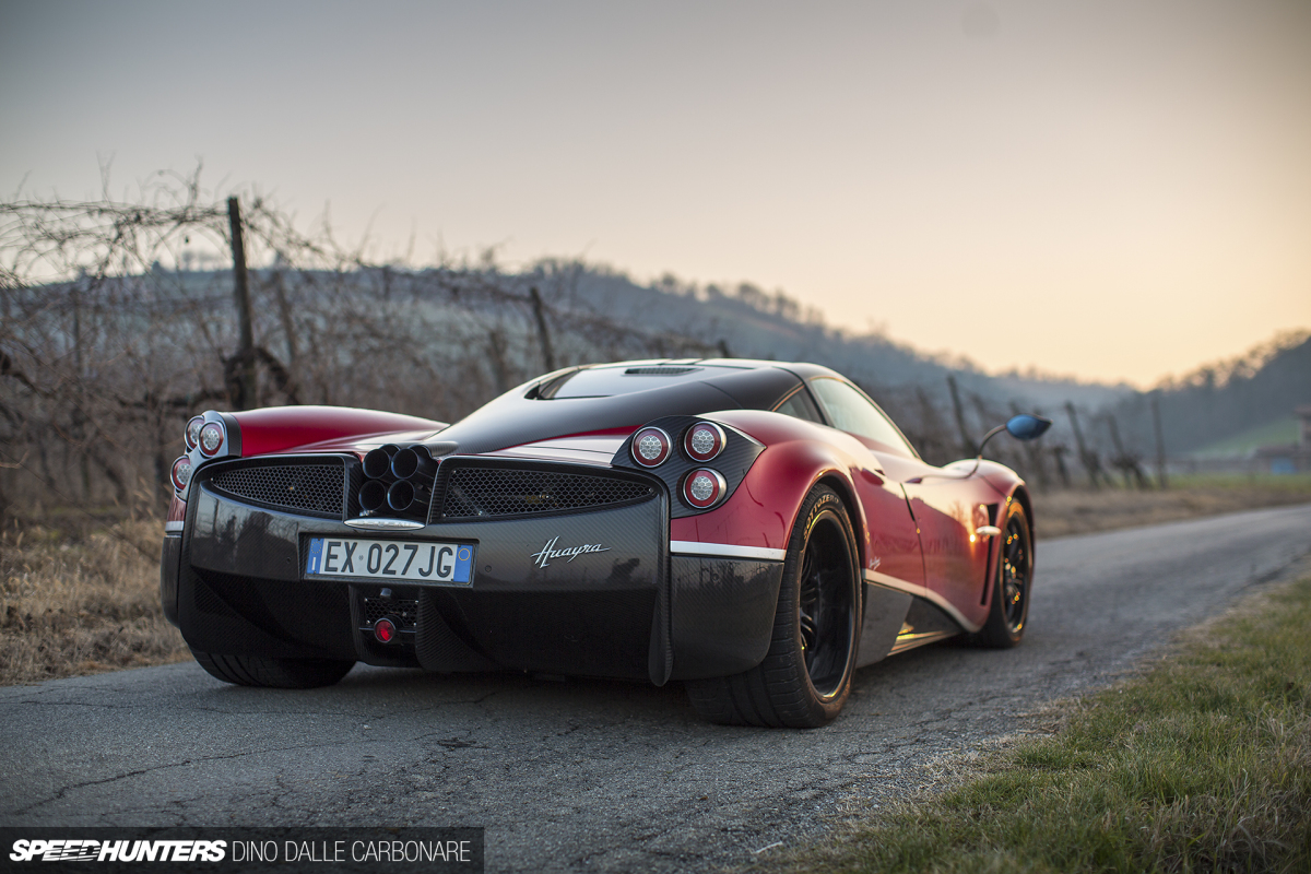 Huayra-modena-drive-02