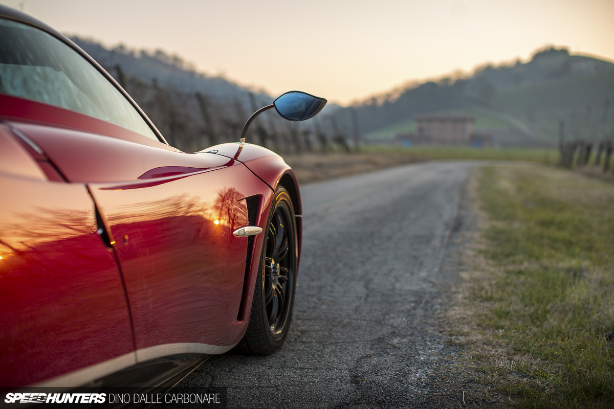 Huayra-modena-drive-03