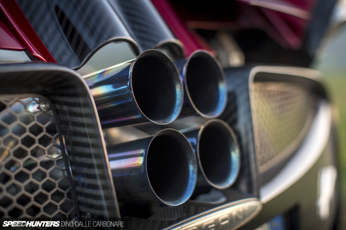 Huayra-modena-drive-11