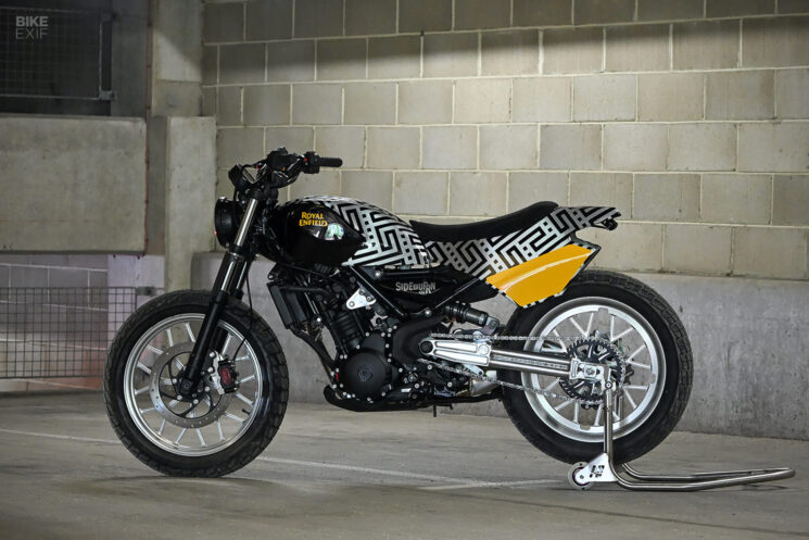 Royal Enfield Guerrilla 450 Street Tracker du magazine Sideburn