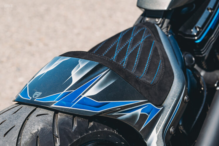 Custom Harley-Davidson Breakout par Fangster