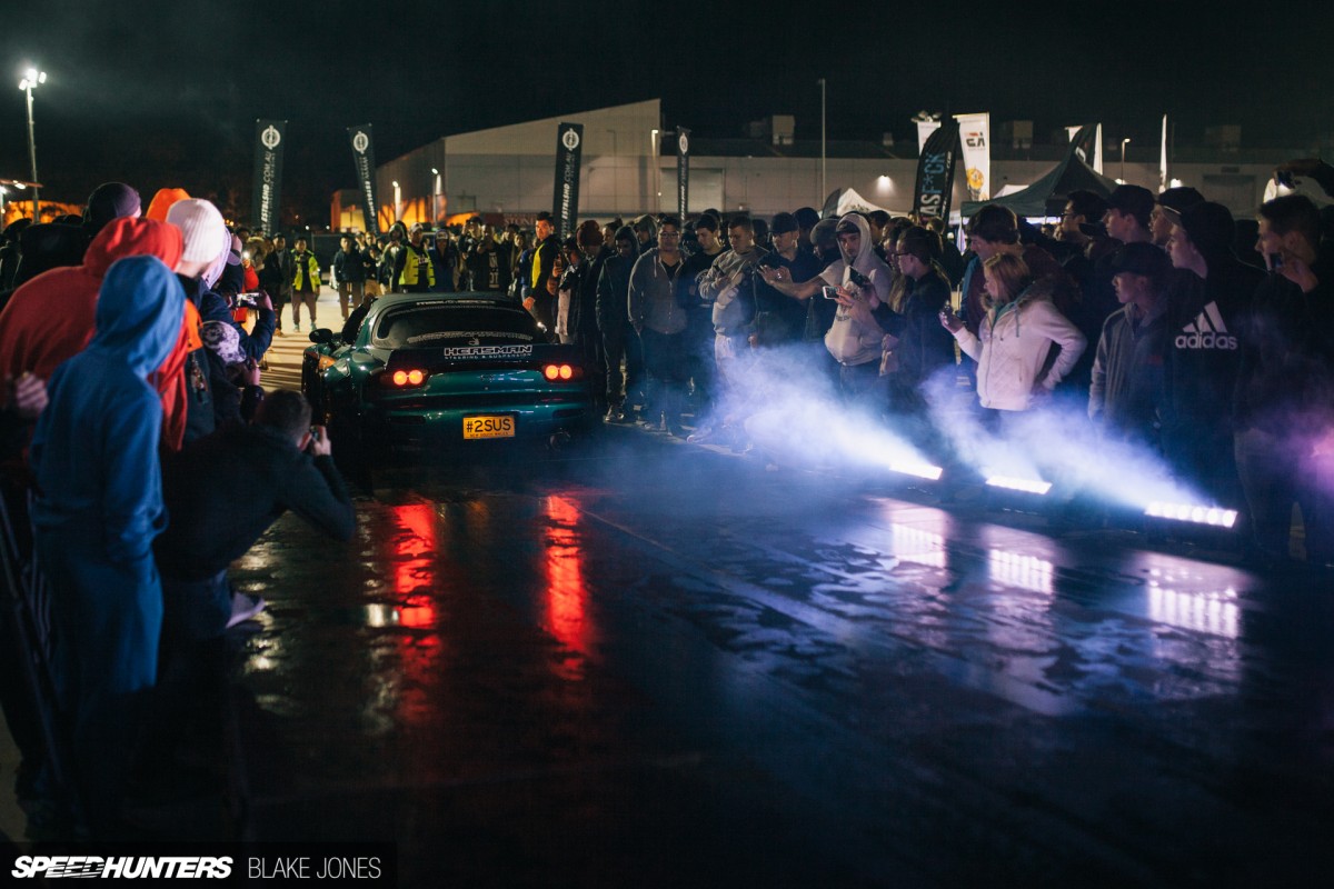 Ajusté vendredi iii-1357