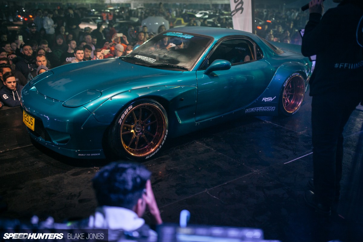 Ajusté vendredi iii-1342