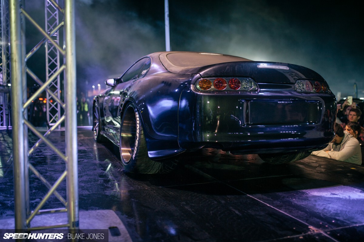 Ajusté vendredi iii-1384