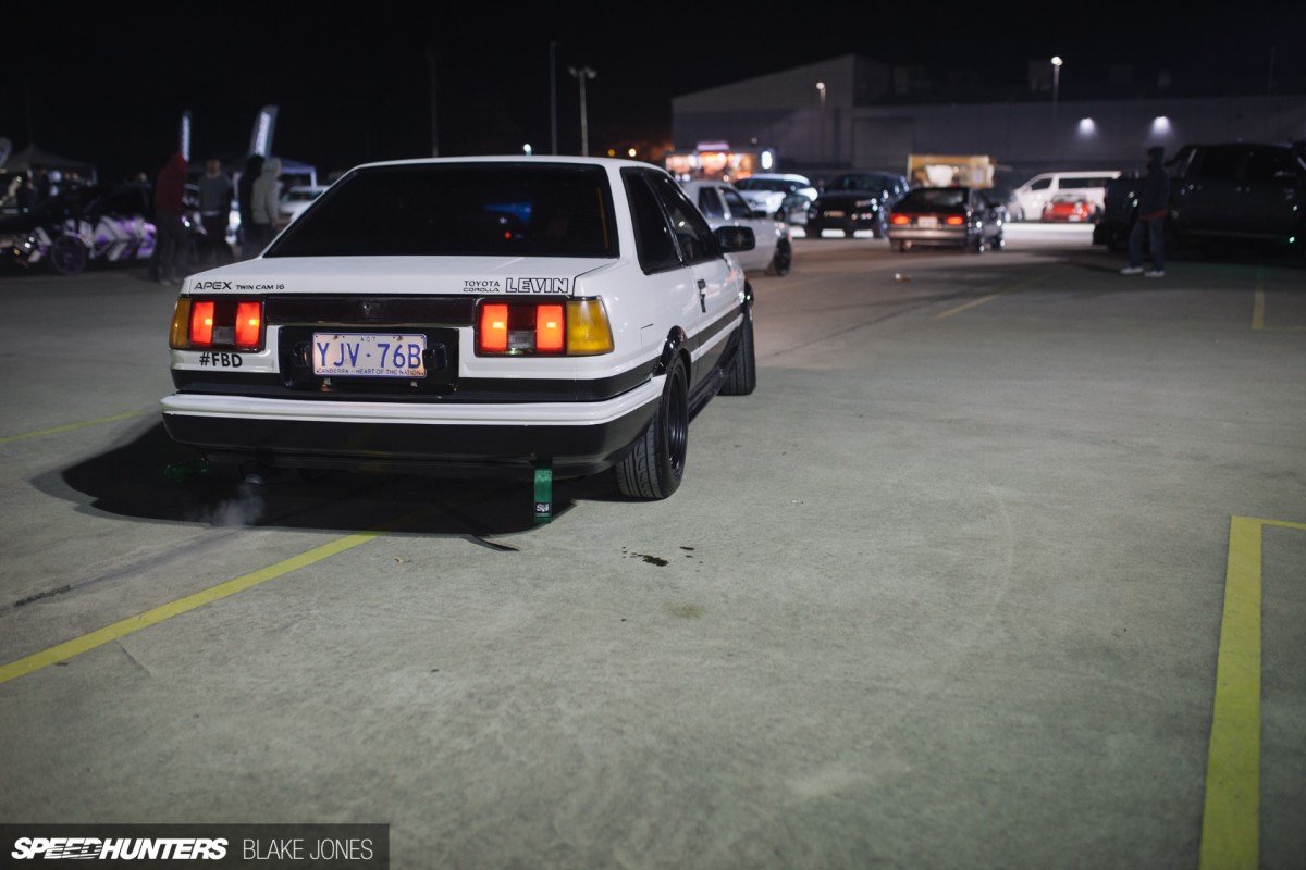 Ajusté vendredi iii-1452