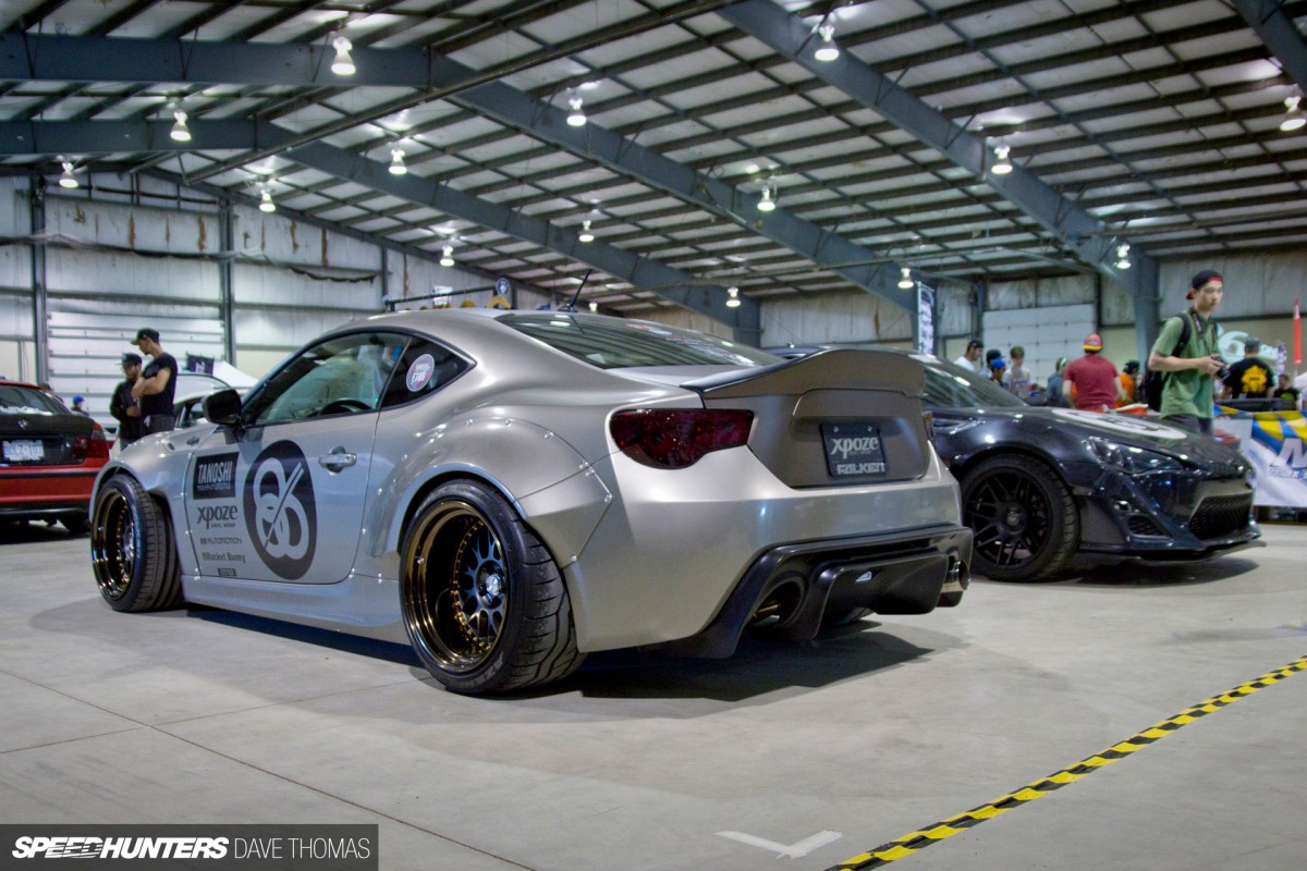 ajusté-toronto-2015-scion-frs-tanoshi-rear
