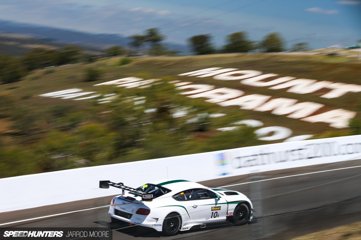 Bathurst_12HR_2015-IMAGE