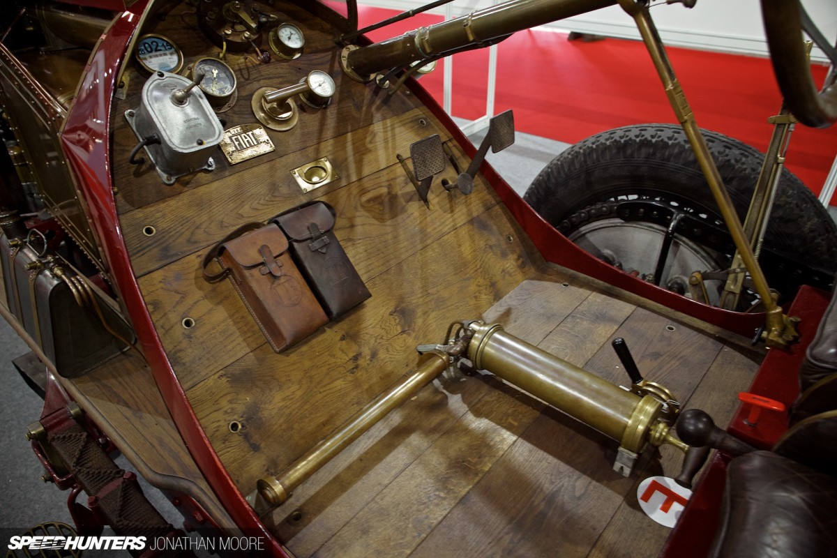 L'édition 2015 de Race Retro, premier spectacle d'hiver en Europe pour le sport automobile historique, qui s'est tenue au Stoneleigh Park Exhibition Center au Royaume-Uni