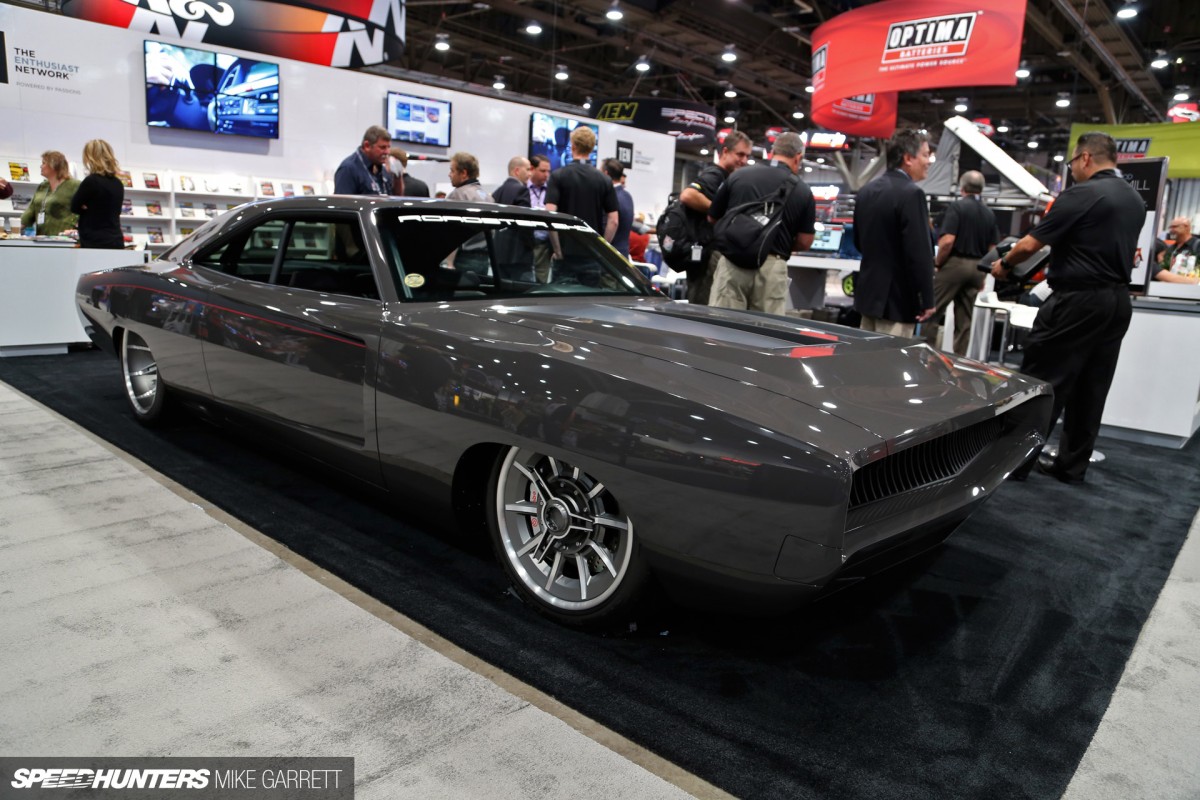 SEMA-MOMENT-06