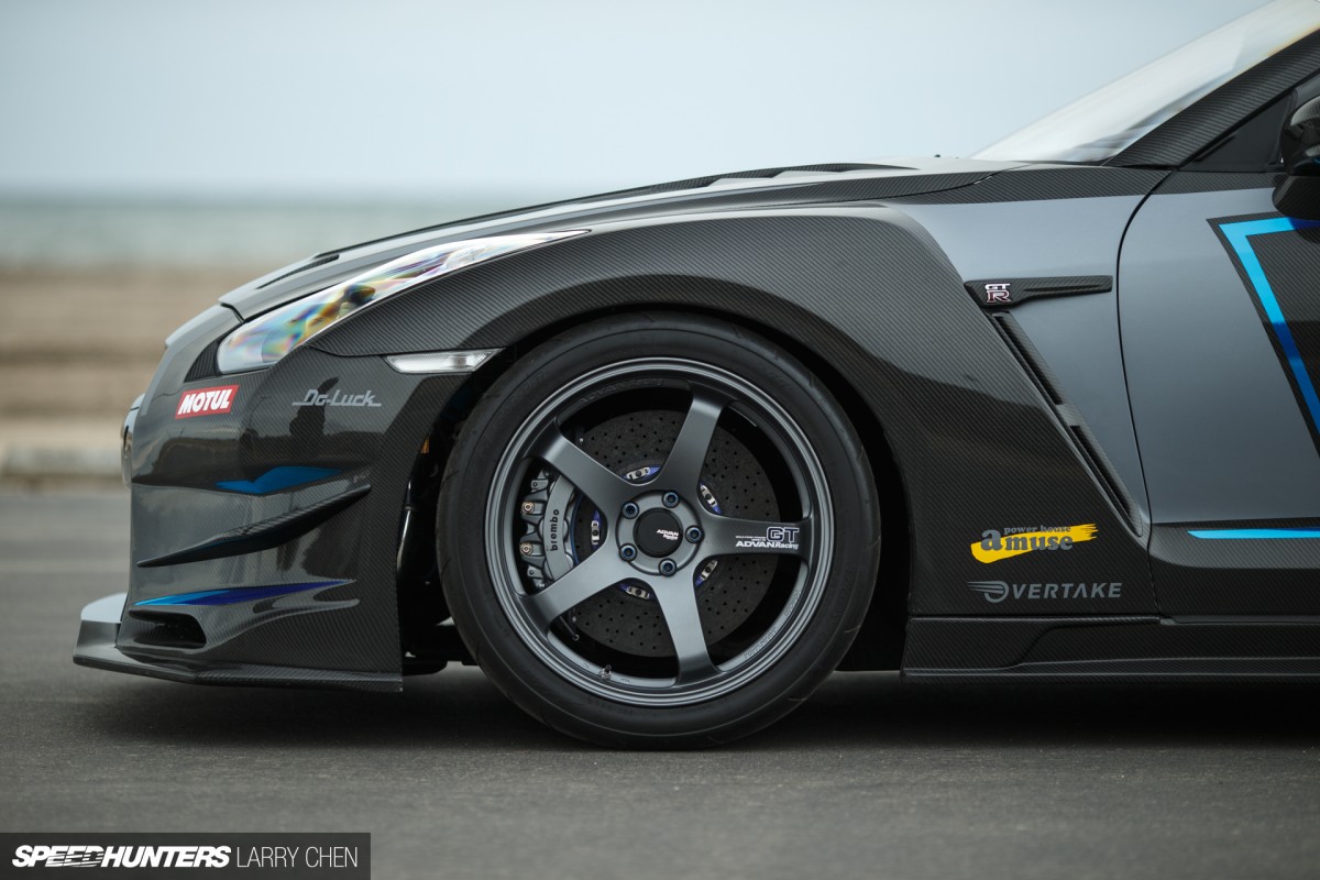 Larry_chen_bulletproof_carbon_gtr-20