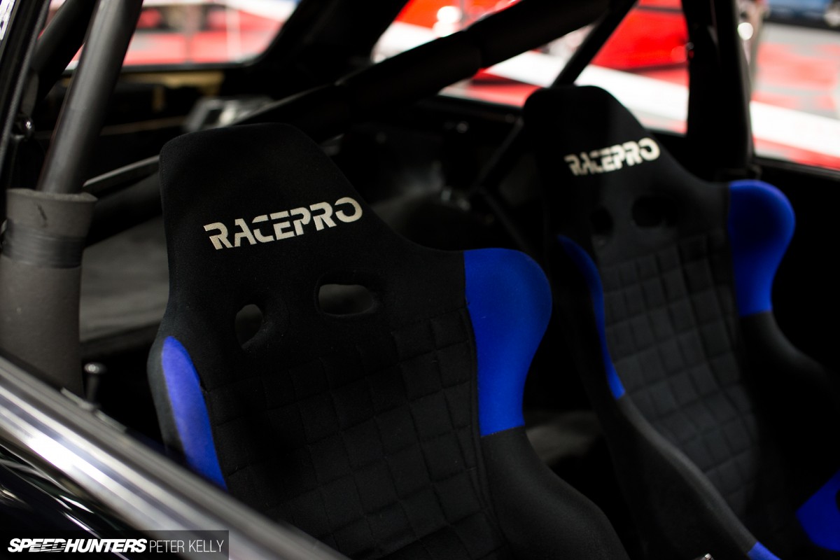Mazda 323 08