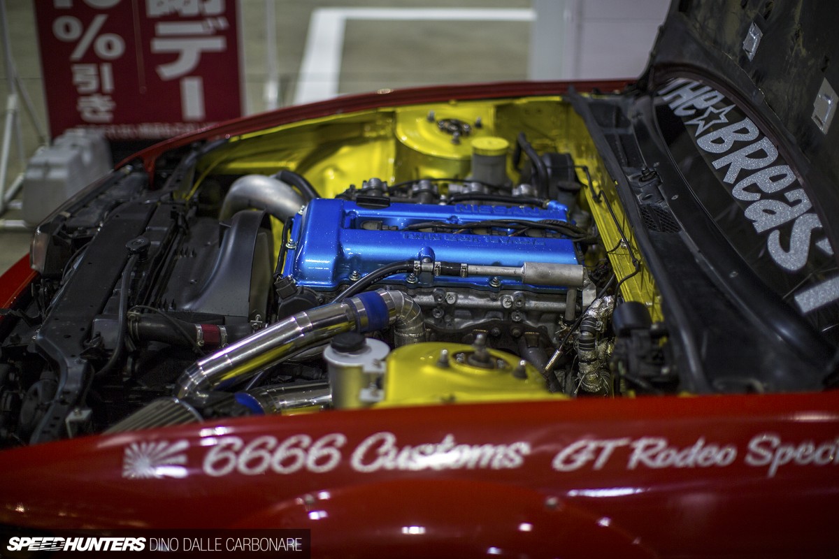 Halloween-Breast-S13-19