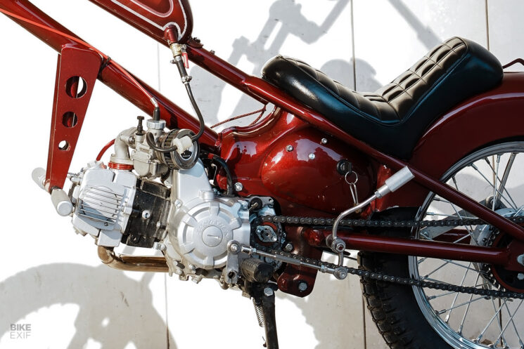 Hopper Honda Cub sur mesure avec un moteur Zongshen