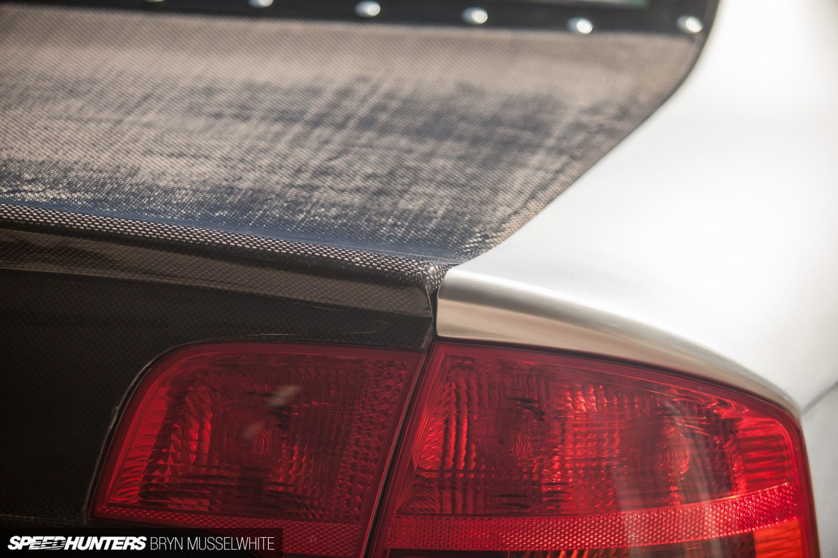 Une voiture de drag de Finland Audi RS4 -3