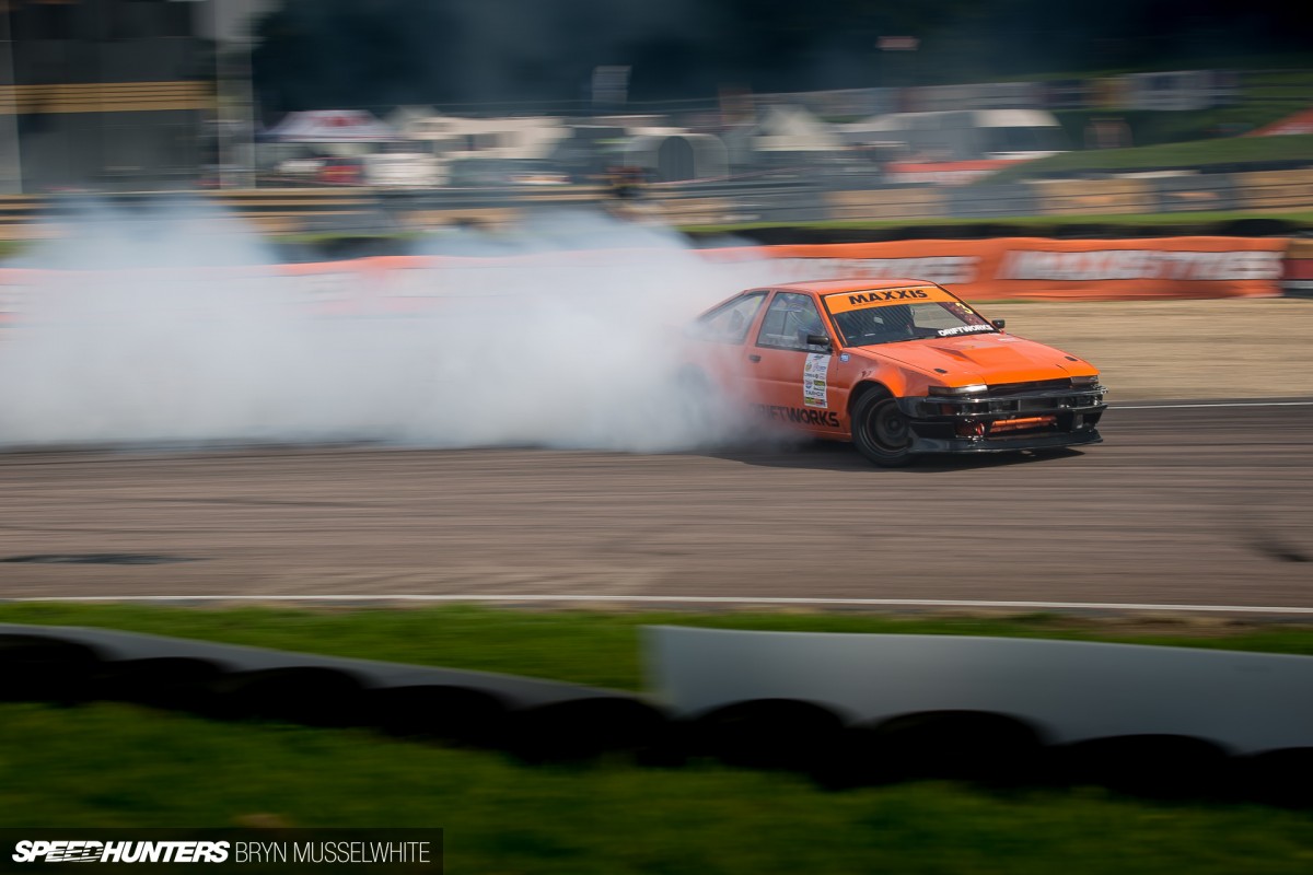 Driftworks AE86 V8 -12