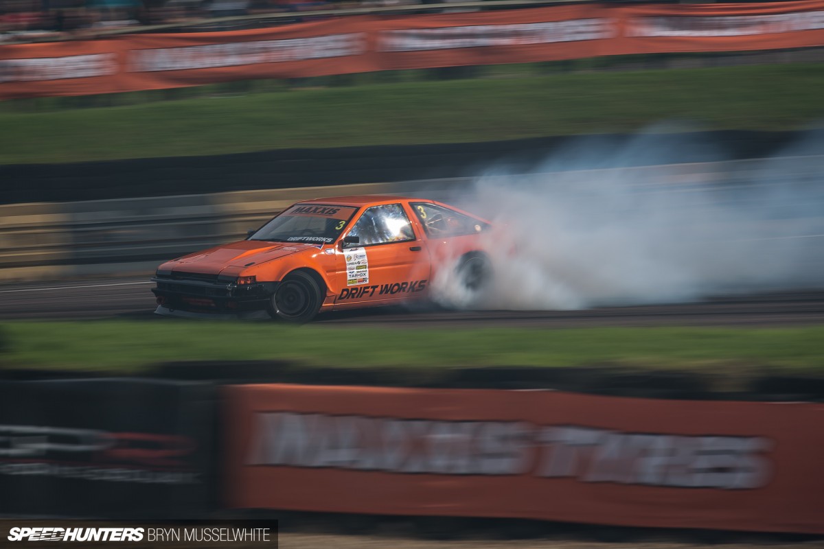 Driftworks AE86 V8 -10