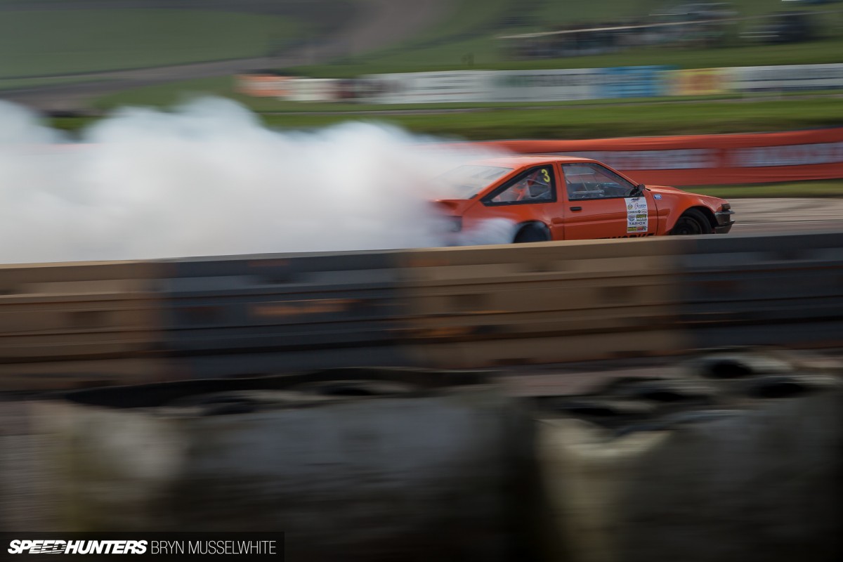 Driftworks AE86 V8 -3