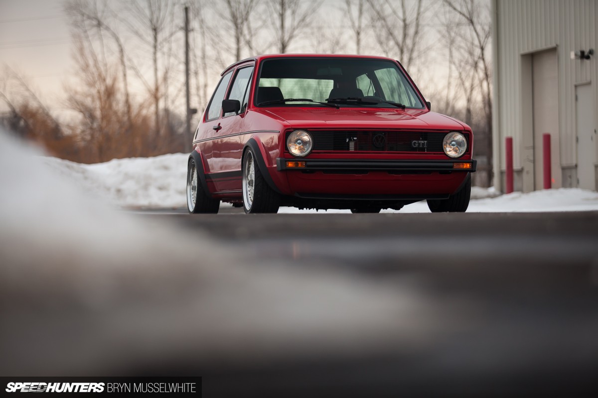 Voitures-août_air-lift-mk1-golf-fish-8