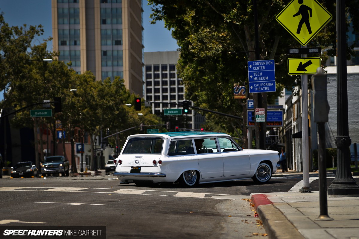 Copie de corvair-wagon-lowrider-24
