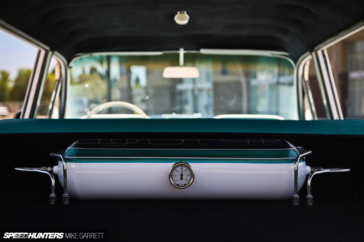 COPIE CORVAIR-WAGON-LOWRIDER-5