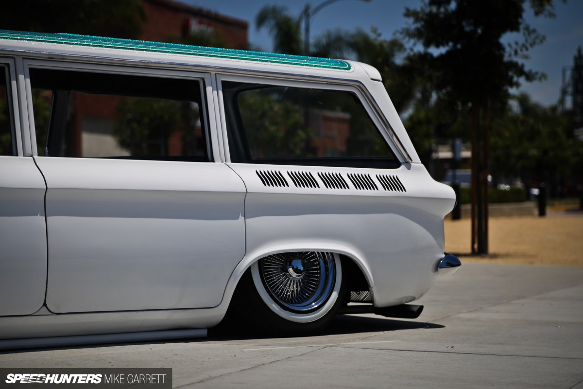 COPIE CORVAIR-WAGON-LOWRIDER-6