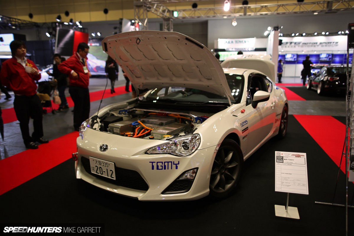 Osaka-Auto-Messe-14-28