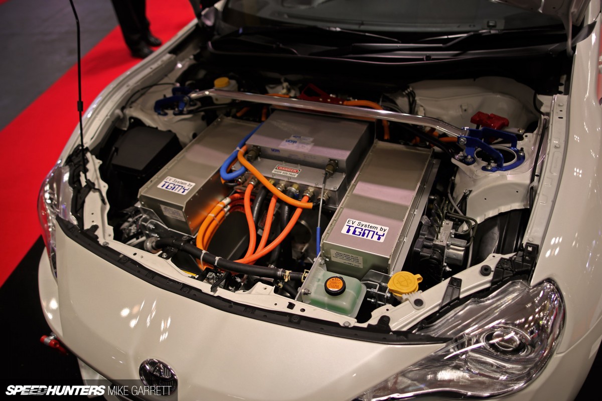 Osaka-Auto-Messe-14-22