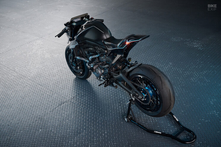 Monster Ducati personnalisé par artisanat rugueux
