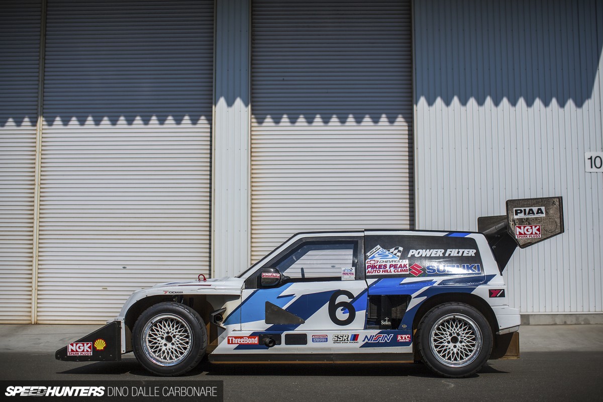 Twin-Enchine-Escudo-02