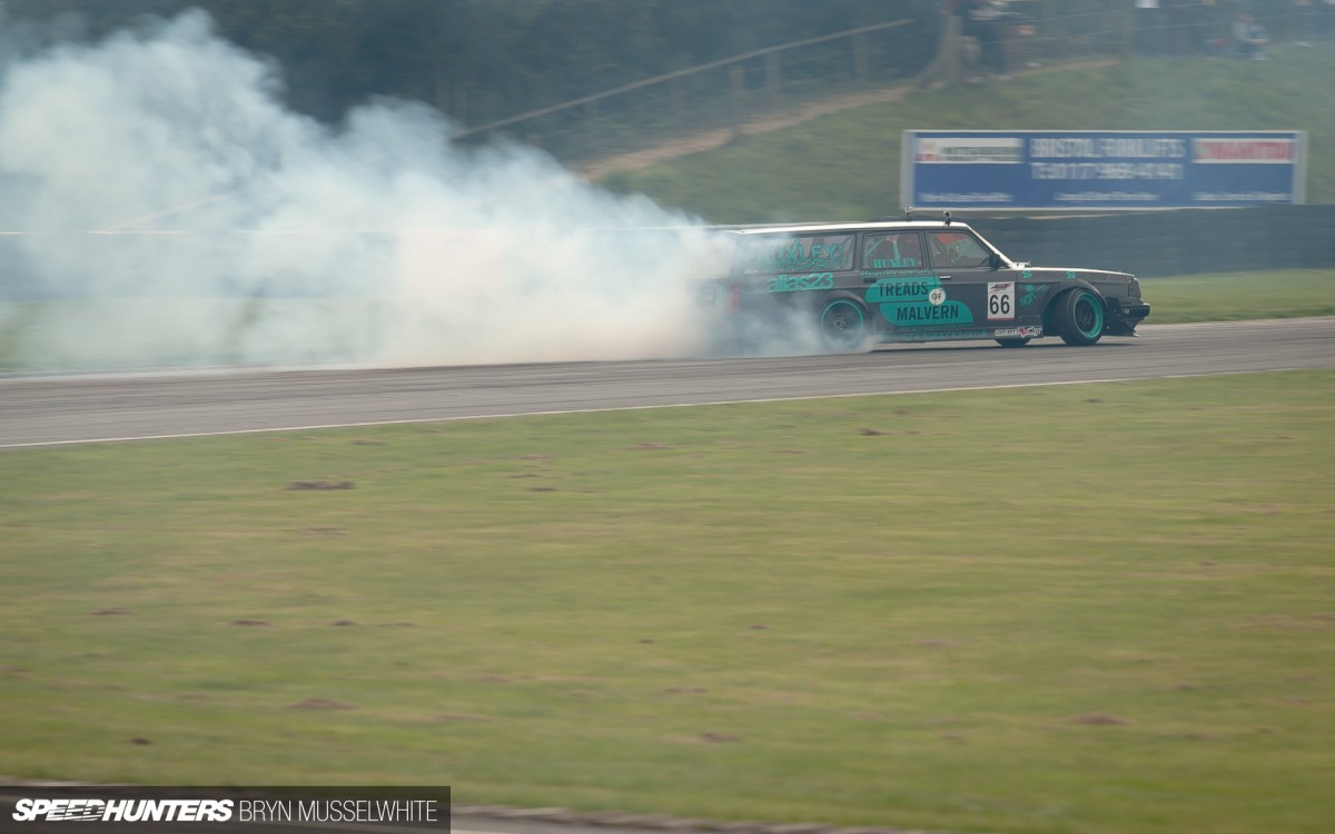 Huxley Motorsport Volvo 240-6