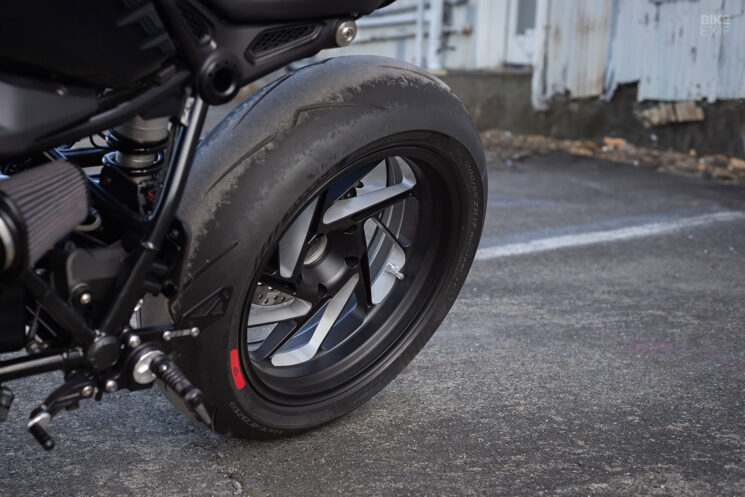 BMW Custom R Ninet 100 ans par Denys Nevozhai
