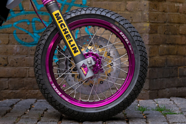 Royal Enfield Guerrilla Supermoto par Sticky's Speed ​​Shop X Ryan Roadkill