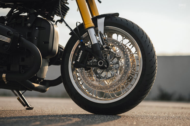 BMW R1100 Café Racer avec une esthétique de boxeur vintage