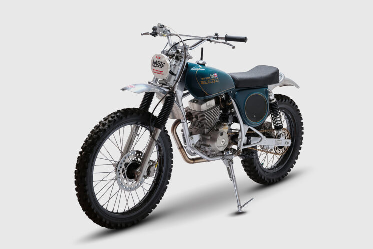 Vélo de motocross vintage construit par moteurs à roue avant
