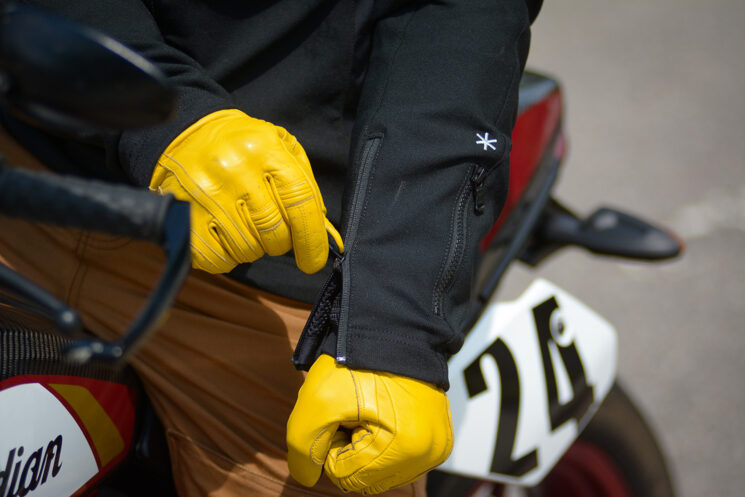 Le Klim Marrakech est une veste de moto classé CE AA qui est protectrice, cool et confortable.