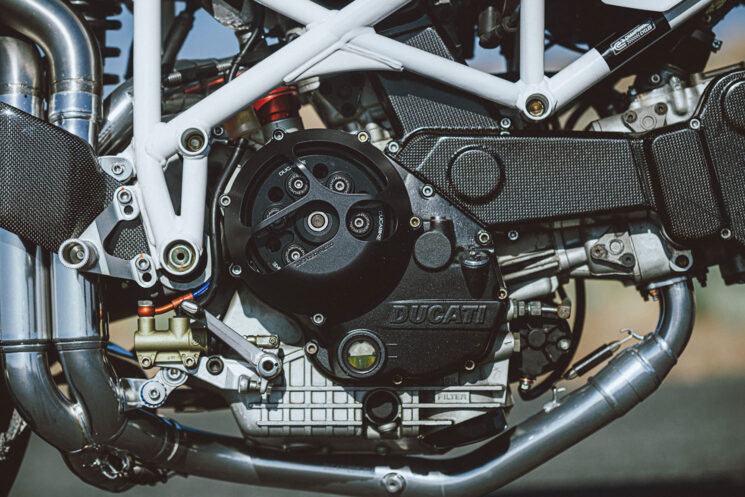 Ducati 748 par des cycles de championnat