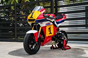 Un coureur de rue Honda Grom avec une moto à deux temps, par Cohn Racers, États-Unis