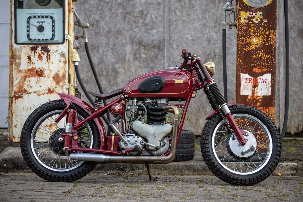 Plongeur parfait : un BSA A10 classique de 1955 réinventé