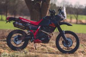 Honda NX650 Dominator personnalisé par HB-Custom