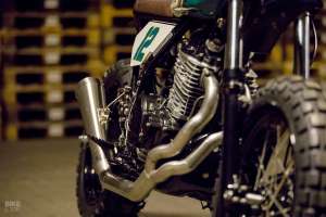 Traqueur de rue Honda NX650 Dominator par HB-Custom