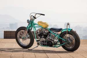 Harley-Davidson Shovelhead avec réservoir de carburant réaliste en forme de cacahuète par Sun Motorcycles, Heiwa MC et Wedge